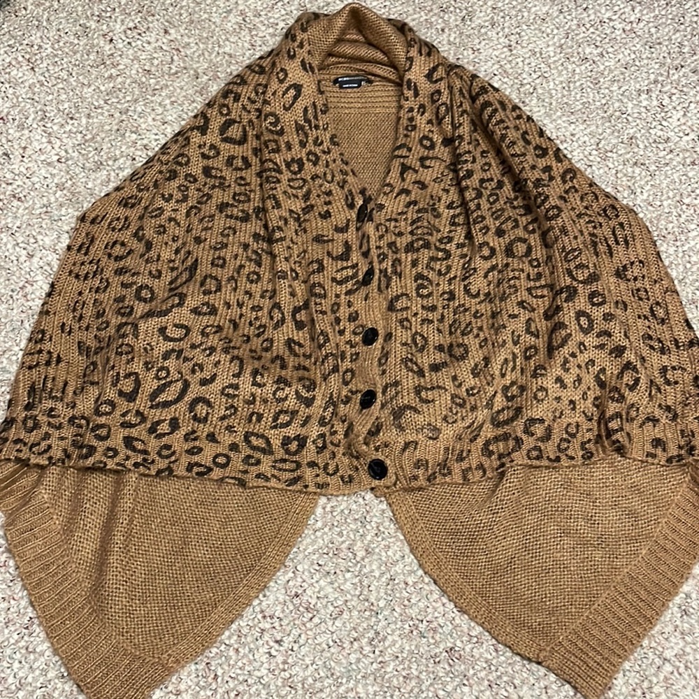 New bcbg sweater vest/poncho